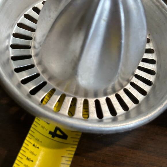 Vintage Foley Aluminum Hand Juicer Citrus Reamer – Mid-Century Kitchen Tool - Picture 6 of 6